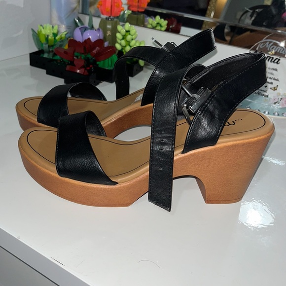 Me Too Chunky Block Heels - Picture 3 of 3